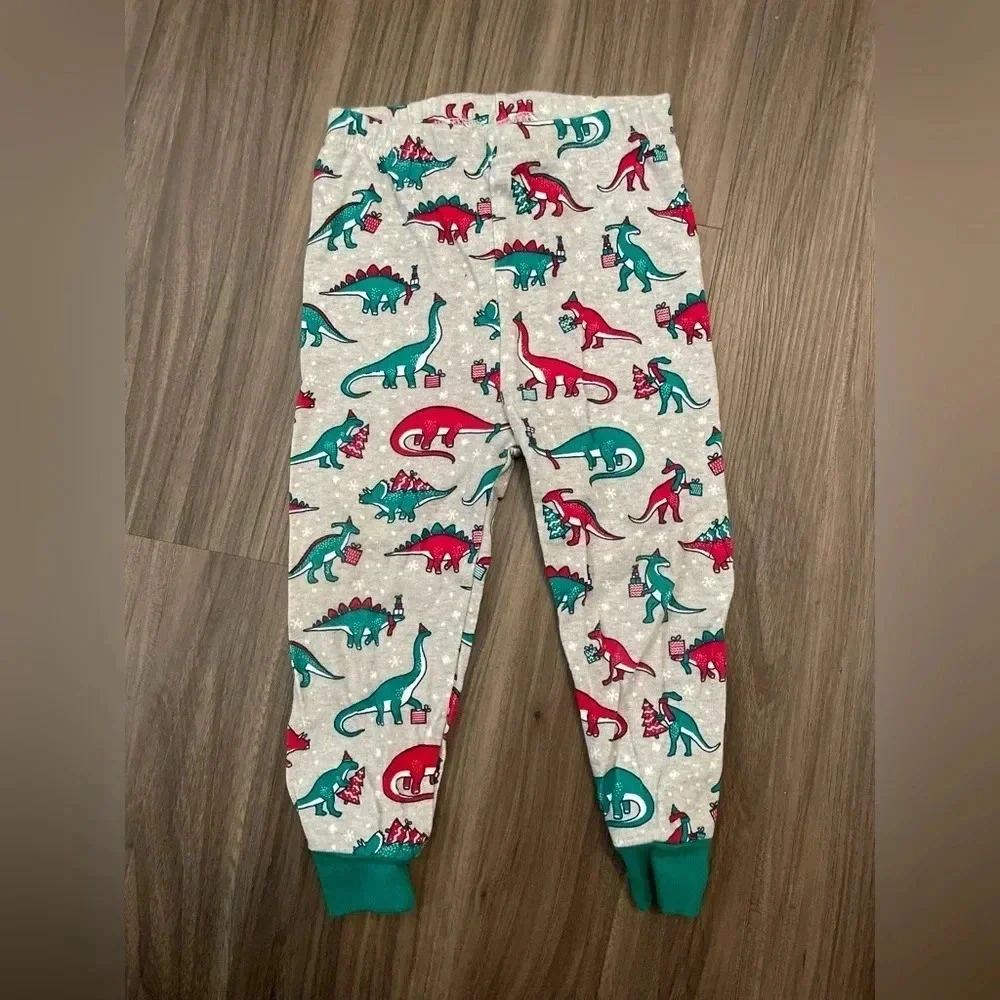 Children’s place boys red and green dinosaur Christmas pajama set size 9-12 M